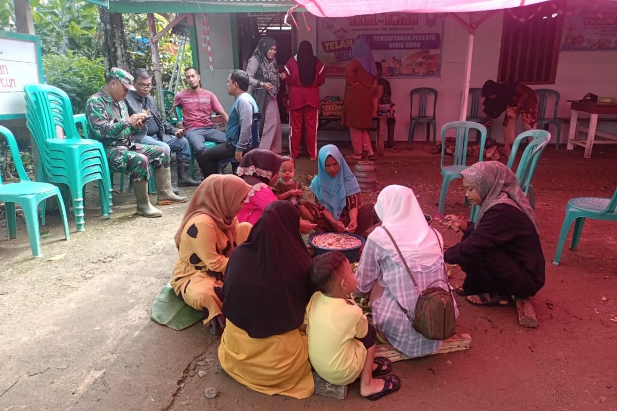 Dapur umum didirikan di lokasi banjir Air Napal Pasaman Barat