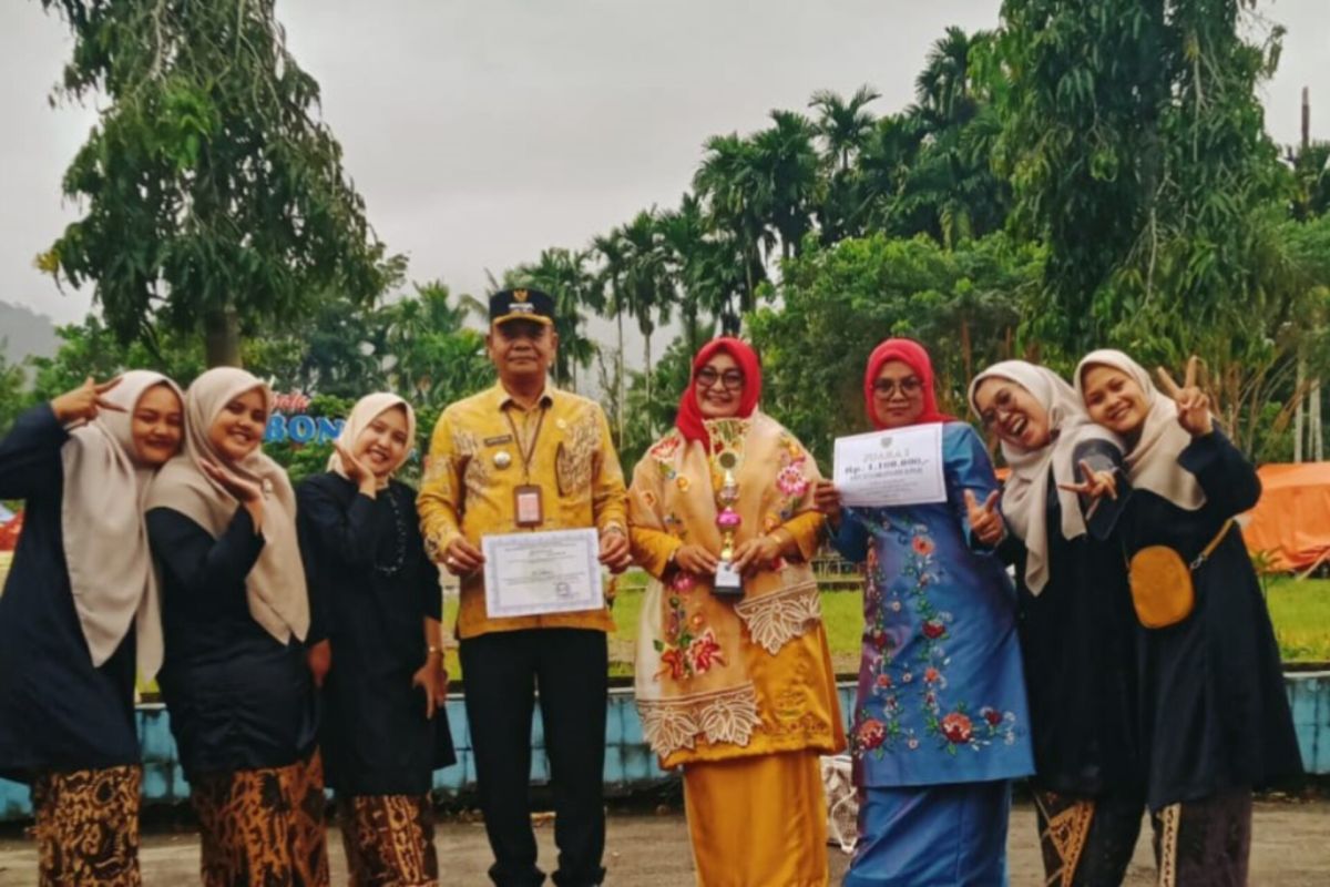 Dua Koto Sabet Juara 1 Lomba Marandang di Equator Bonjol