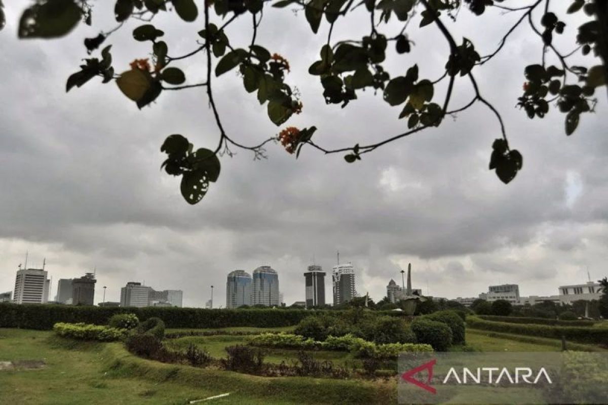 Cuaca Jakarta diprakirakan cerah, berawan tebal pada Selasa