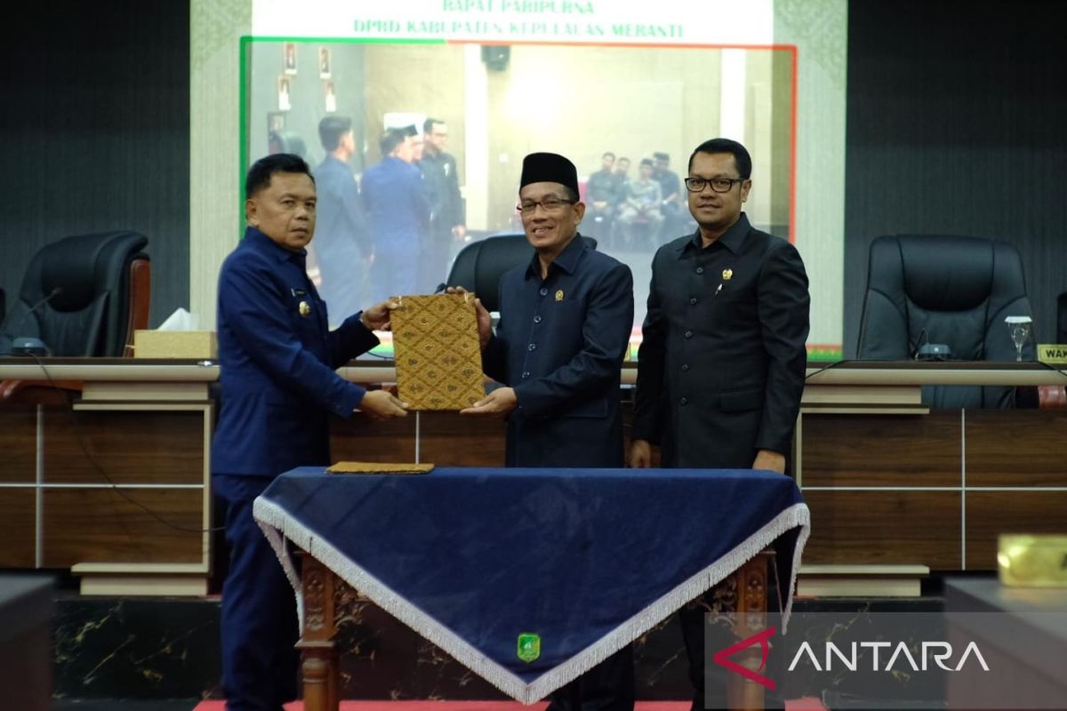 Asmar sampaikan RAPBD Perubahan Meranti 2023