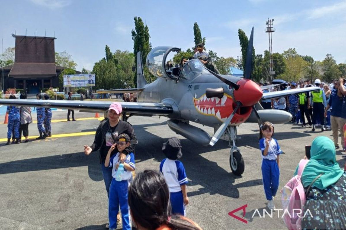 Dua pesawat Super Tucano TNI AU jatuh di Pasuruan Jawa Timur