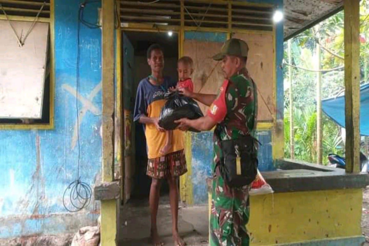 Babinsa Koramil 1710-07/Mapurujaya beri pendampingan anak stunting