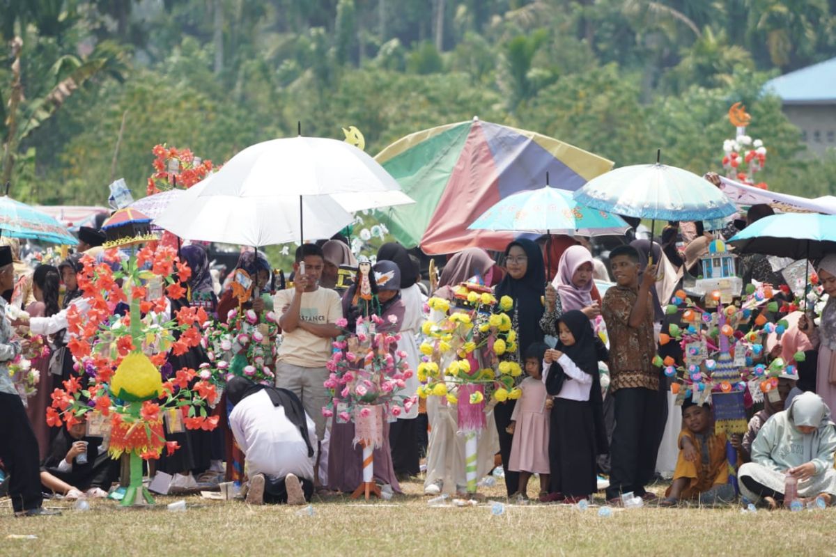 "Maarak Bungo Lamang" budaya Solok Selatan saat Maulid Nabi