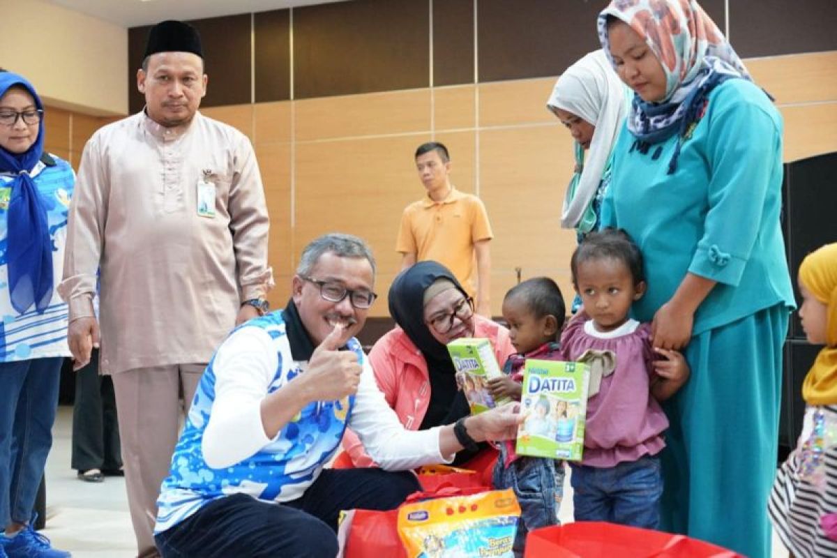 Baznas dan Pemkot Batam serahkan bantuan pada 81 anak stunting