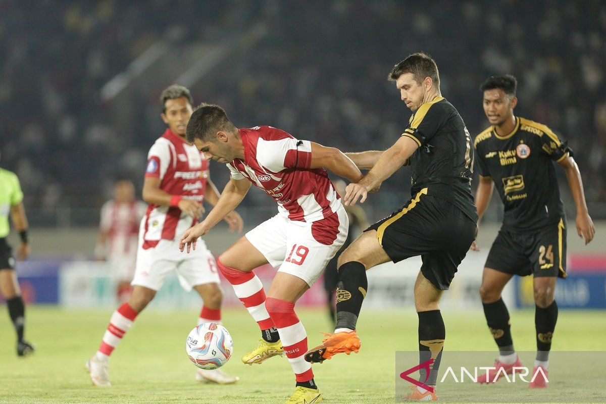 Laga Persis lawan Persija berakhir imbang skor 2-2