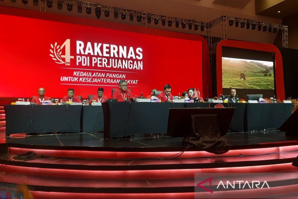 Politik kemarin, Proyek Strategis Nasional hingga Rakernas PDIP