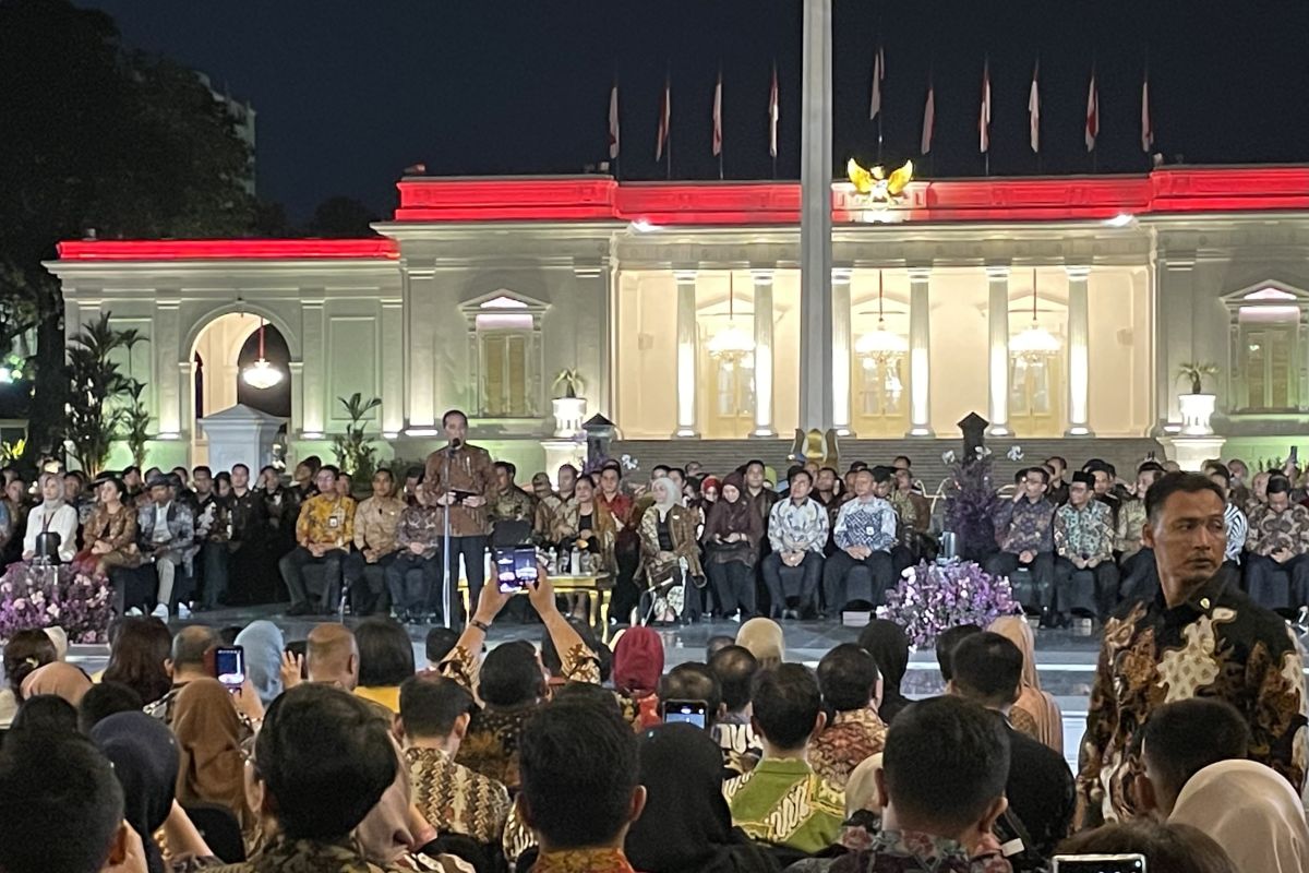 Jokowi ajak masyarakat Indonesia bangga terhadap batik