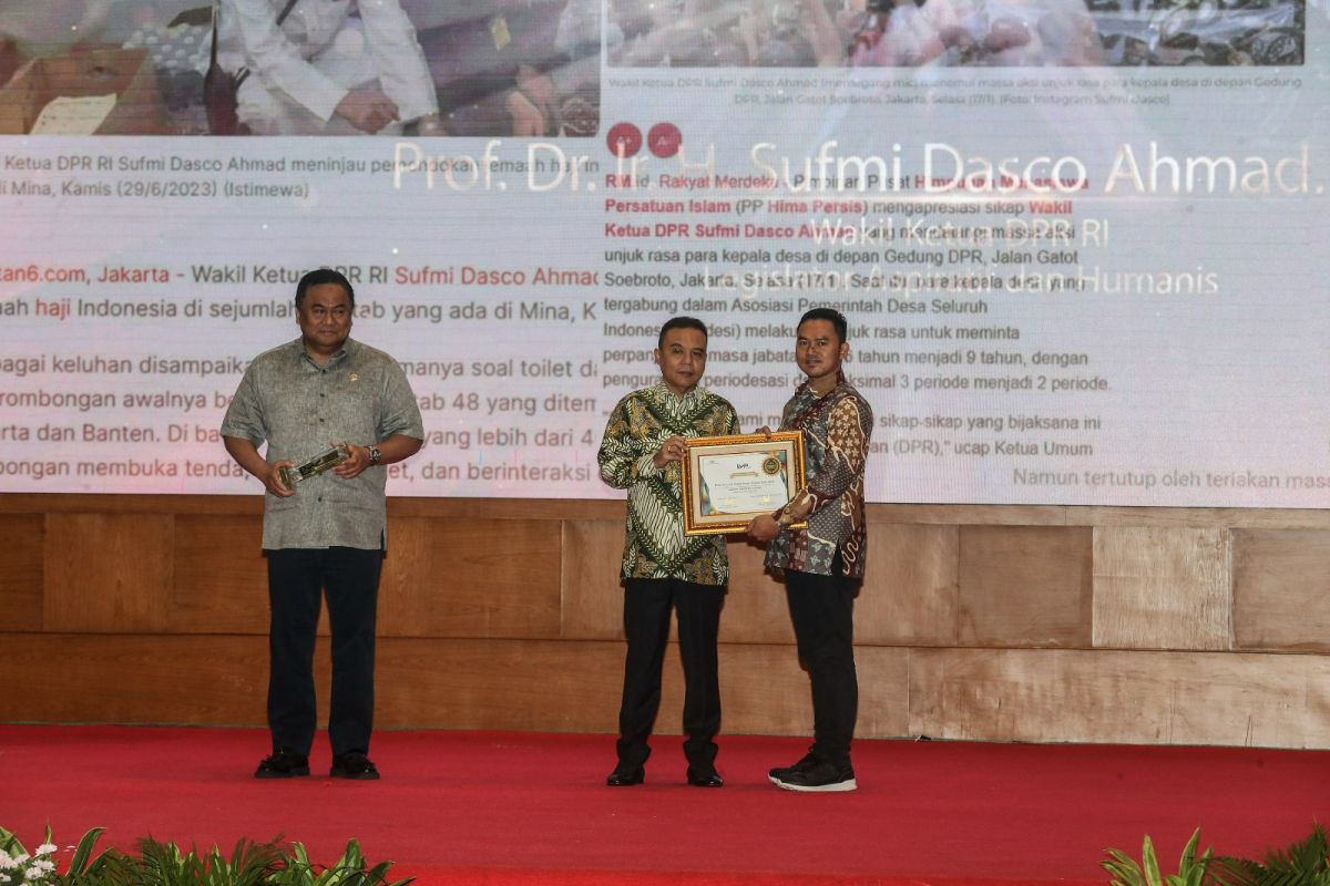 Dasco raih penghargaan legislator aspiratif dan humanis KWP Award 2023