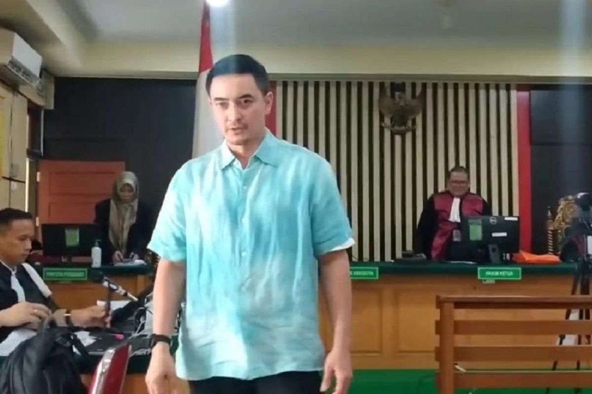 KPK memanggil eks Gubernur Jambi Zumi Zola