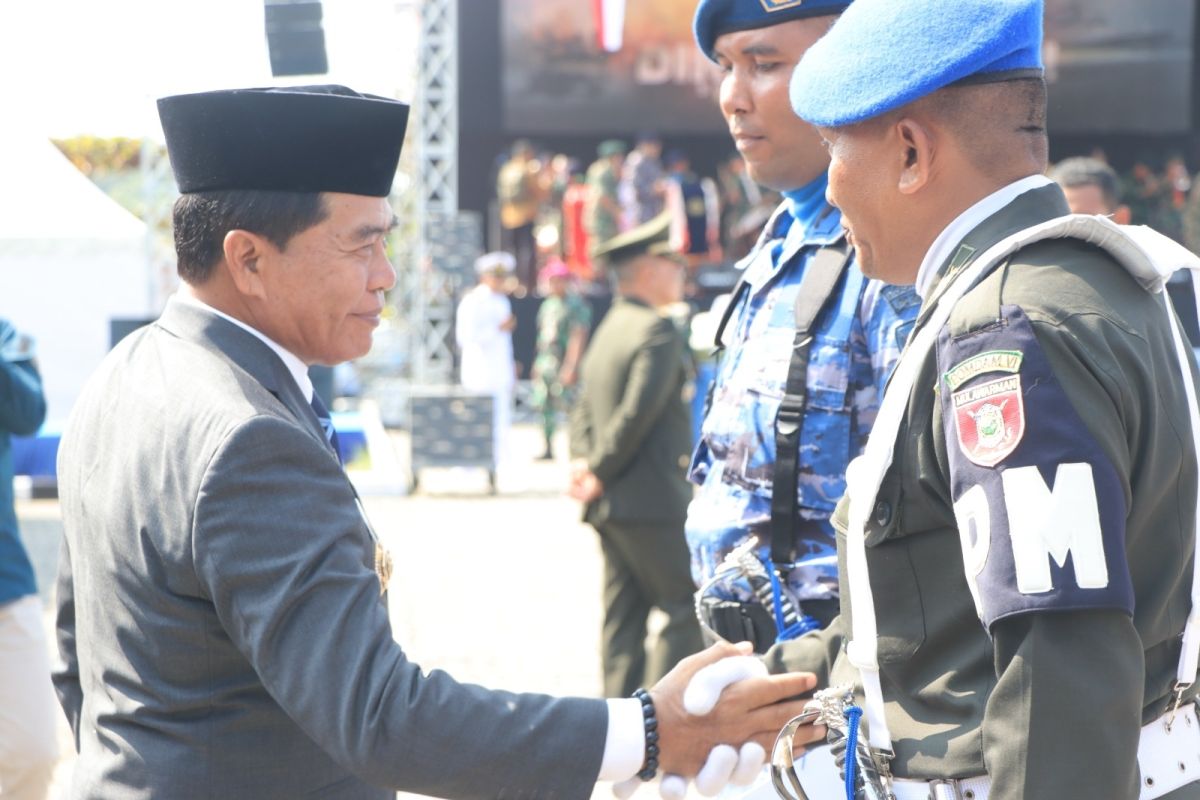 Gubernur Hadiri HUT TNI