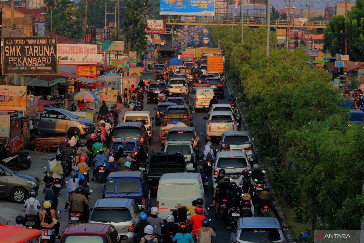 Masyarakat berharap jembatan layang Panam segera dibangun