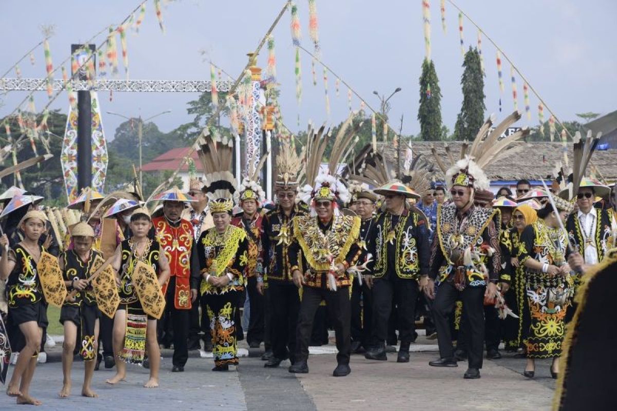 Bangun Semangat Keragaman di Bumi Intimung, Gubernur Apresiasi Pemecahan Rekor Dunia Sa'ung Terbanyak