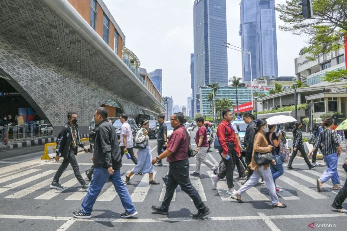 Wilayah Jakarta diprakirakan hujan ringan pada malam Natal