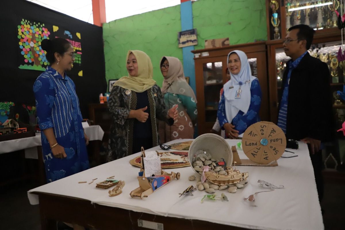 Bupati Sleman meminta pegiat pendidikan kembangkan minat bakat anak