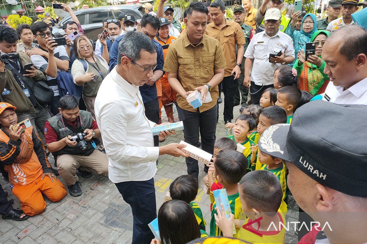 DKI kemarin, data penerima KJP hingga saluran air di 17 lokasi