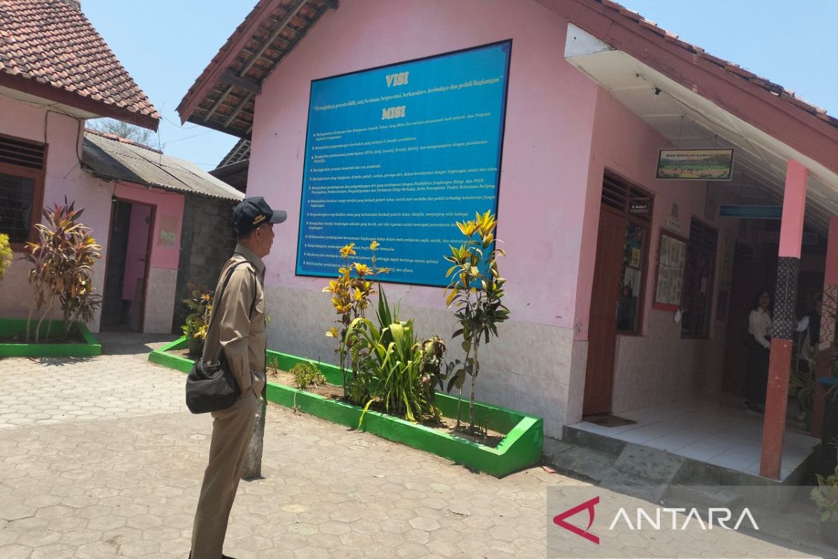 DPRD Kulon Progo meniinjau SD Pasir Mendit ikon sekolah berbasis budaya