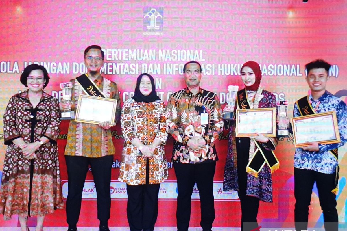 Penyuluh hukum Kanwil Kemenkumham Sumsel raih penghargaan LDCC Awards 2023