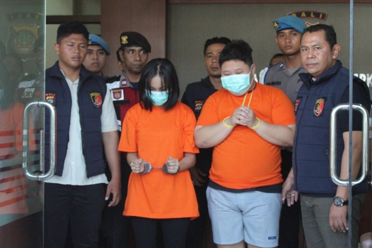 Polisi tangkap dua wanita asal Bogor curi uang di Bandara Ngurah Rai