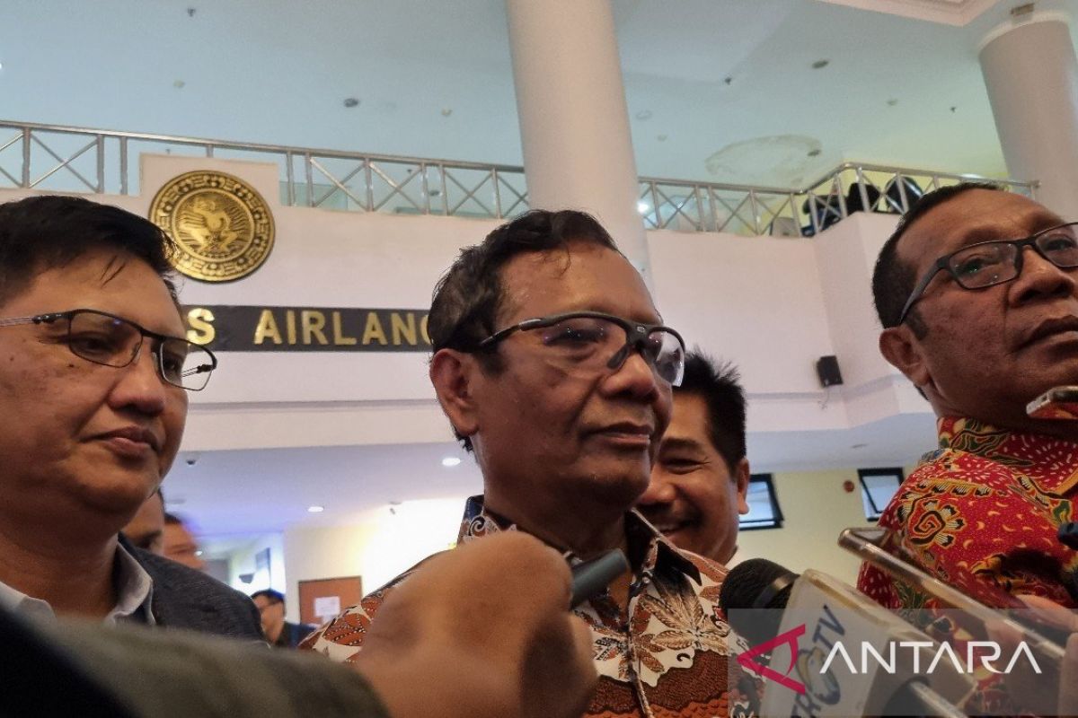 Mahfud MD enggan komentari soal namanya masuk bursa cawapres