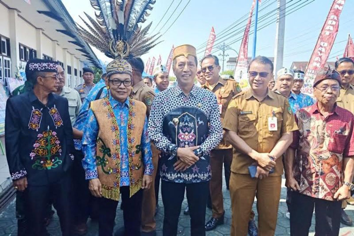 Pj Bupati Barut harapkan DAD berdayakan masyarakat hukum adat Dayak