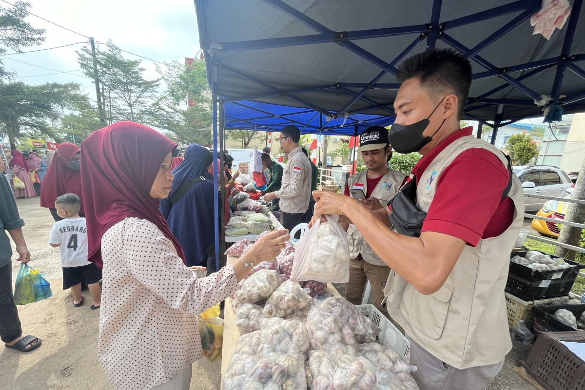 Pemkot Batam atasi kenaikan harga kebutuhan pokok dengan gelar operasi pasar