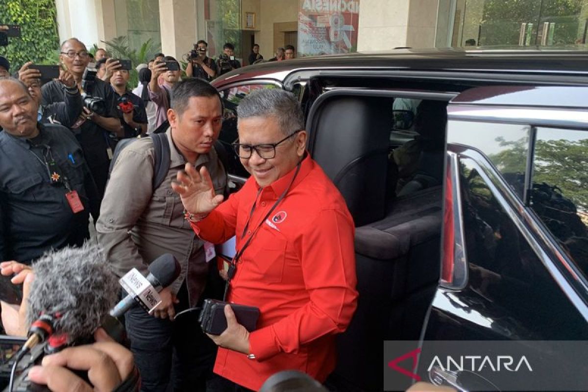 Hasto : Gibran tetap jadi kader PDIP