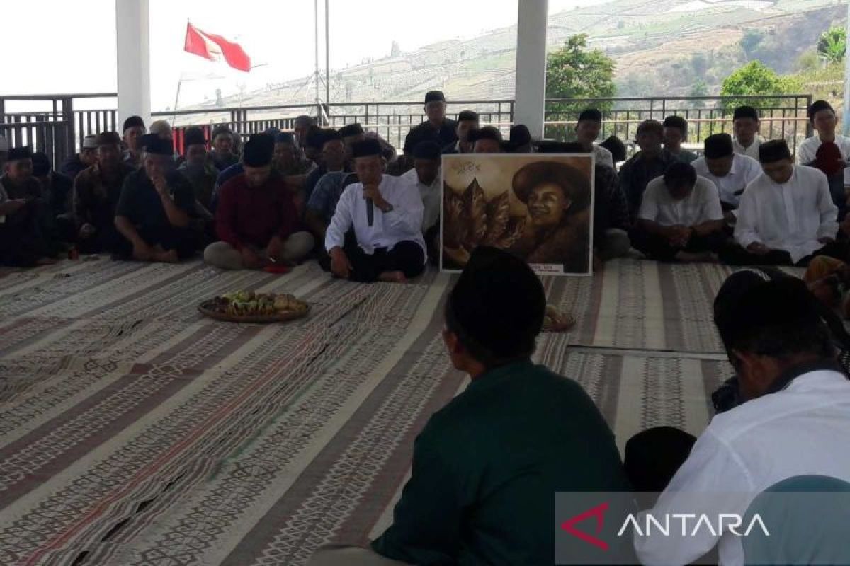 Masyarakat lereng Sumbing di Temanggung berdoa untuk  Ganjar-Machfud