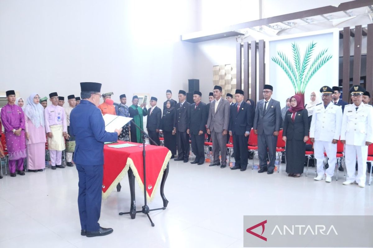 Plt Bupati Asmar lantik 23 pejabat administrator dan pengawas