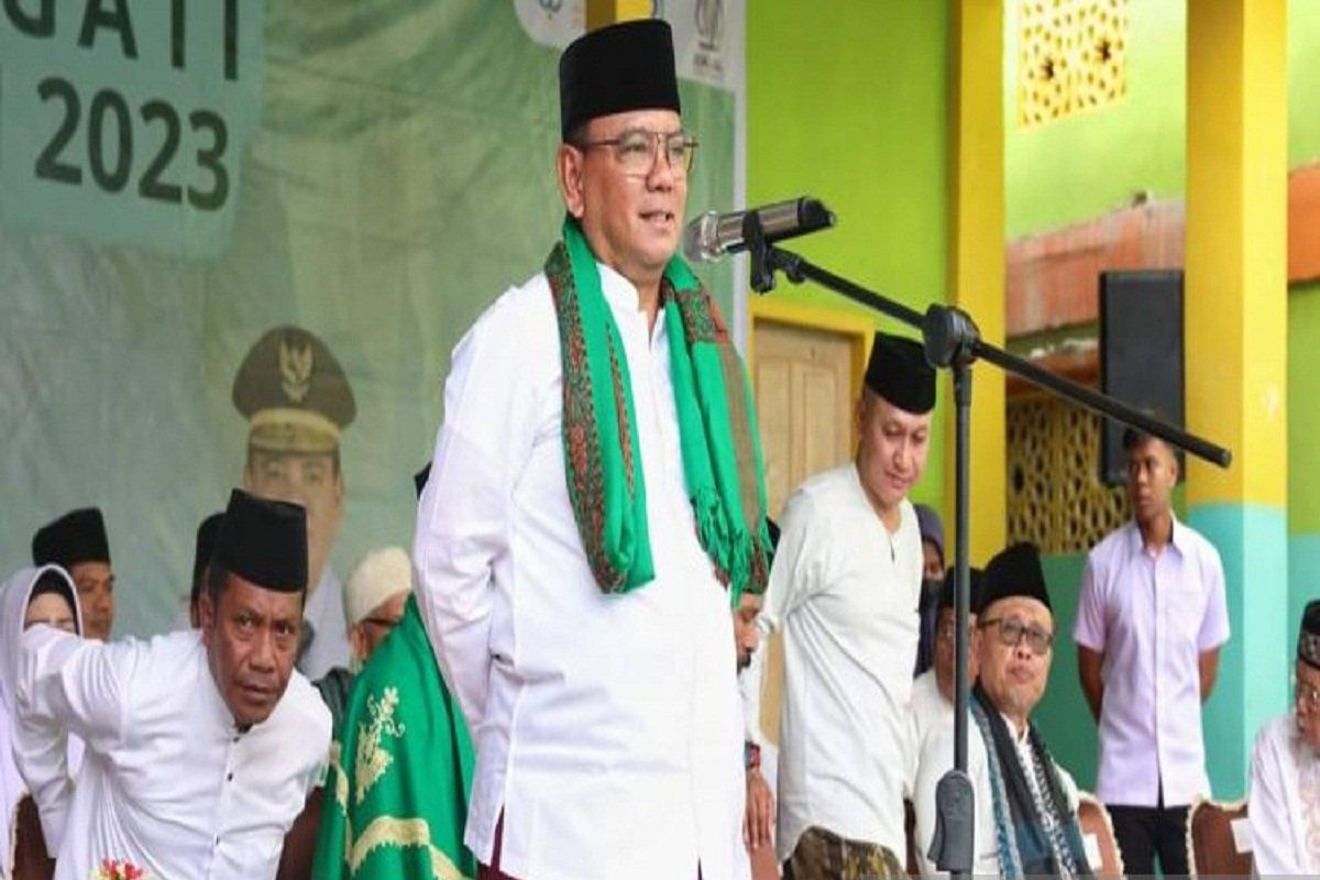 Pj Gubernur Suawesi Tenggara ajak santri berpartisipasi dalam pembangunan