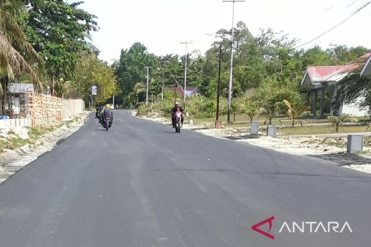 Pemkab Biak renovasi jalan kota akses lokasi STC 2023