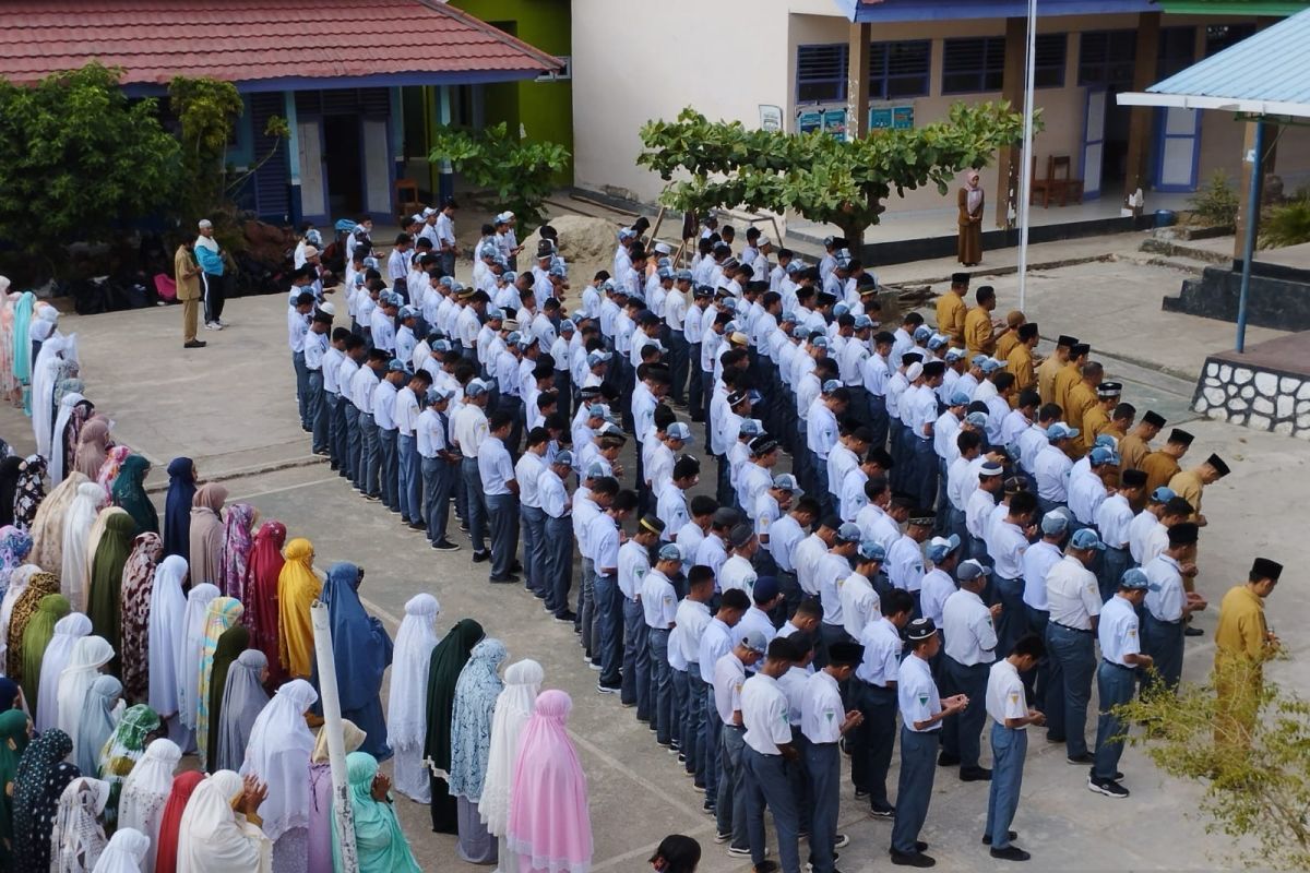 Puluhan ribu siswa di Sulawesi Tenggara shalat gaib untuk rakyat Palestina