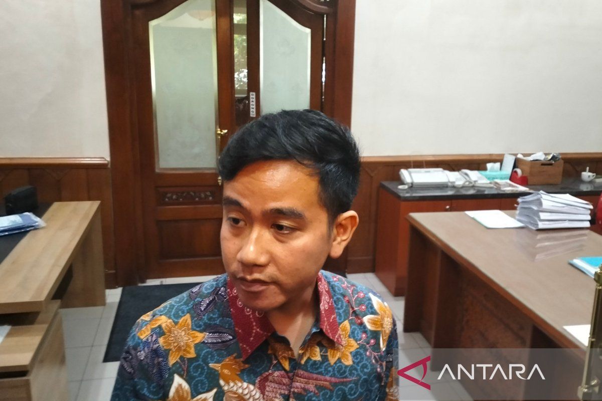 Gibran  pastikan pengerjaan program prioritas pembangunan sesuai jadwal