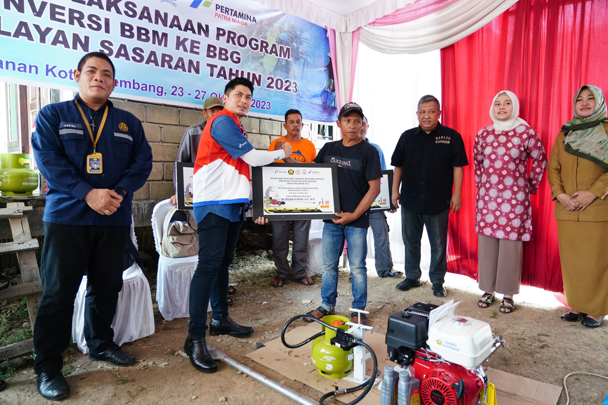 Pertamina bantu 148 paket konverter BBM ke BBG untuk nelayan Palembang