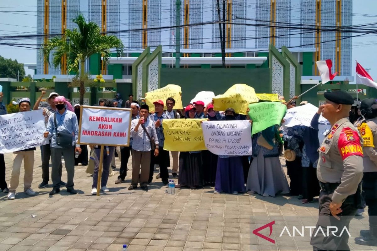 Kemenag NTB memastikan pembayaran tunjangan sertifikasi guru madrasah