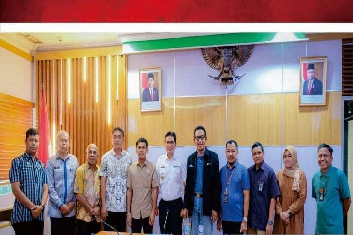 Pemkab Buton Tengah minta PLN upayakan PLTS daerah 3T