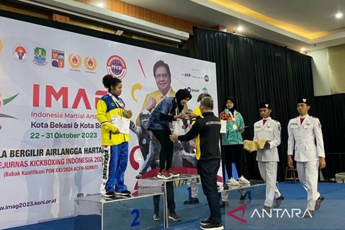 Atlet Kick Boxing Kalsel meraih emas dan perak Pra PON 2024