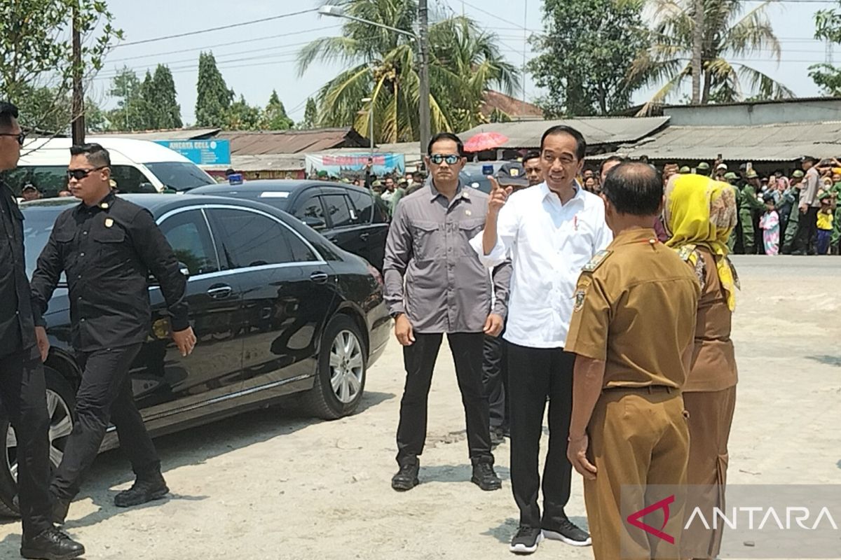 Presiden Joko Widodo tinjau pasar Rumbia Lampung Tengah