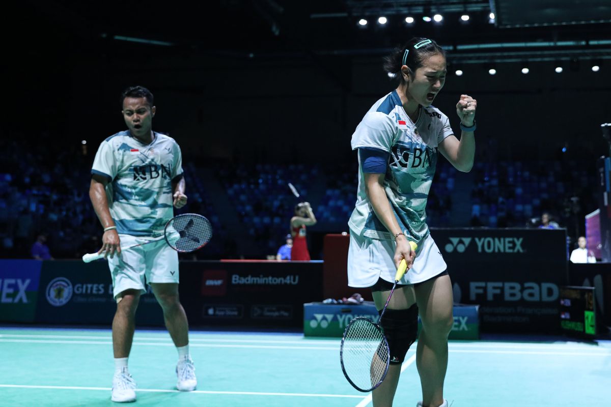 Pasangan ganda campuran Rehan/Lisa sebagai runner up Hylo Open 2023