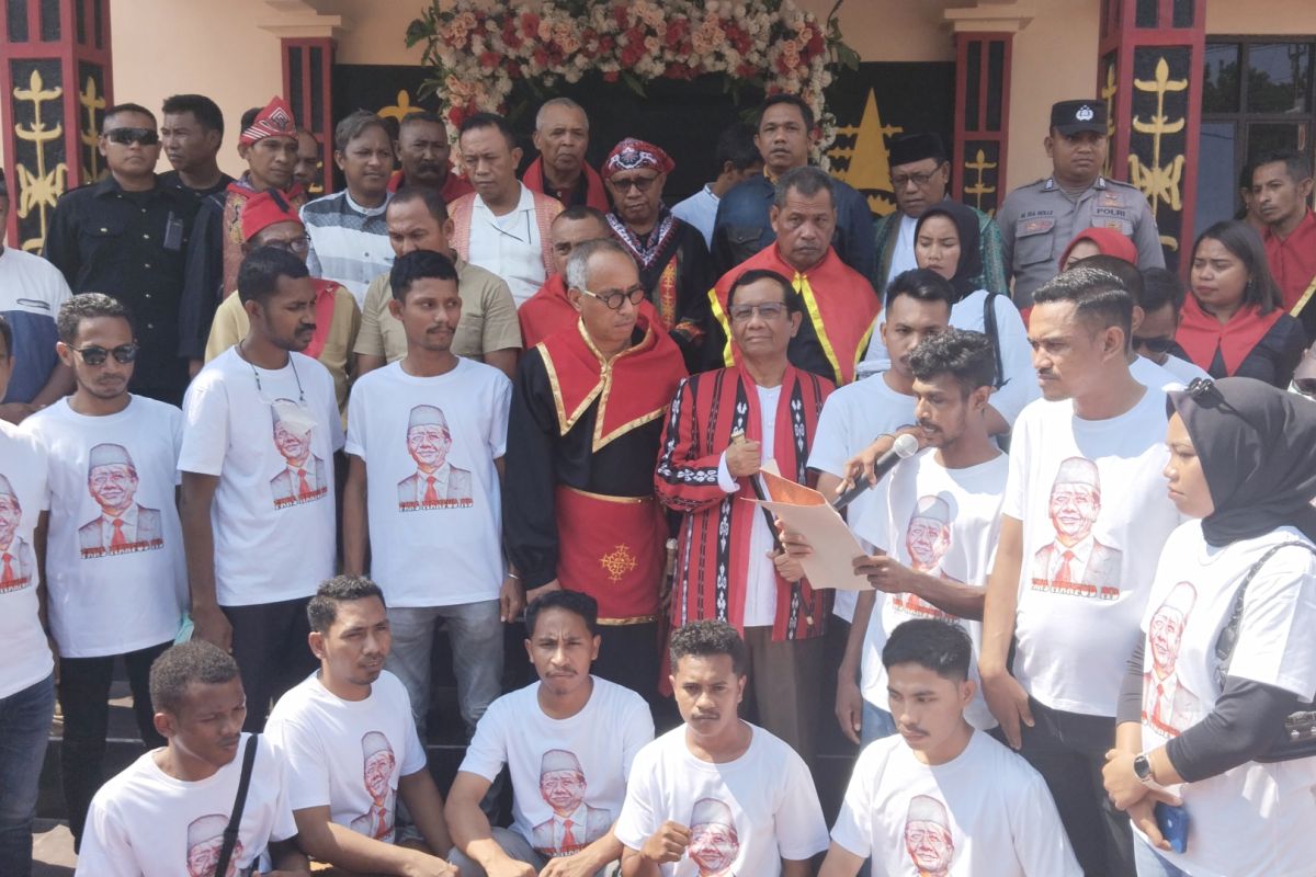 Komponen adat Maluku deklarasi dukungan kepada Mahfud MD