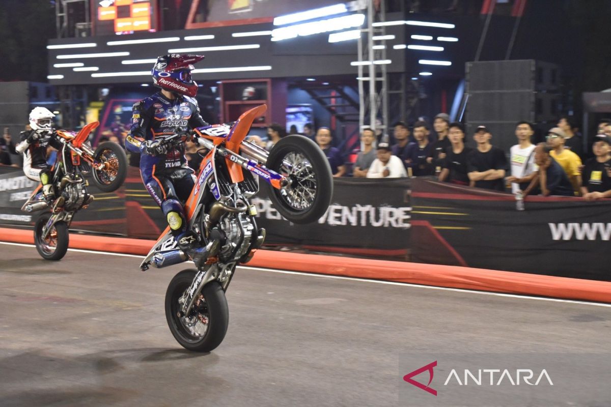 Farudilla Adam juara umum balap supermoto SISR  Kejurnas