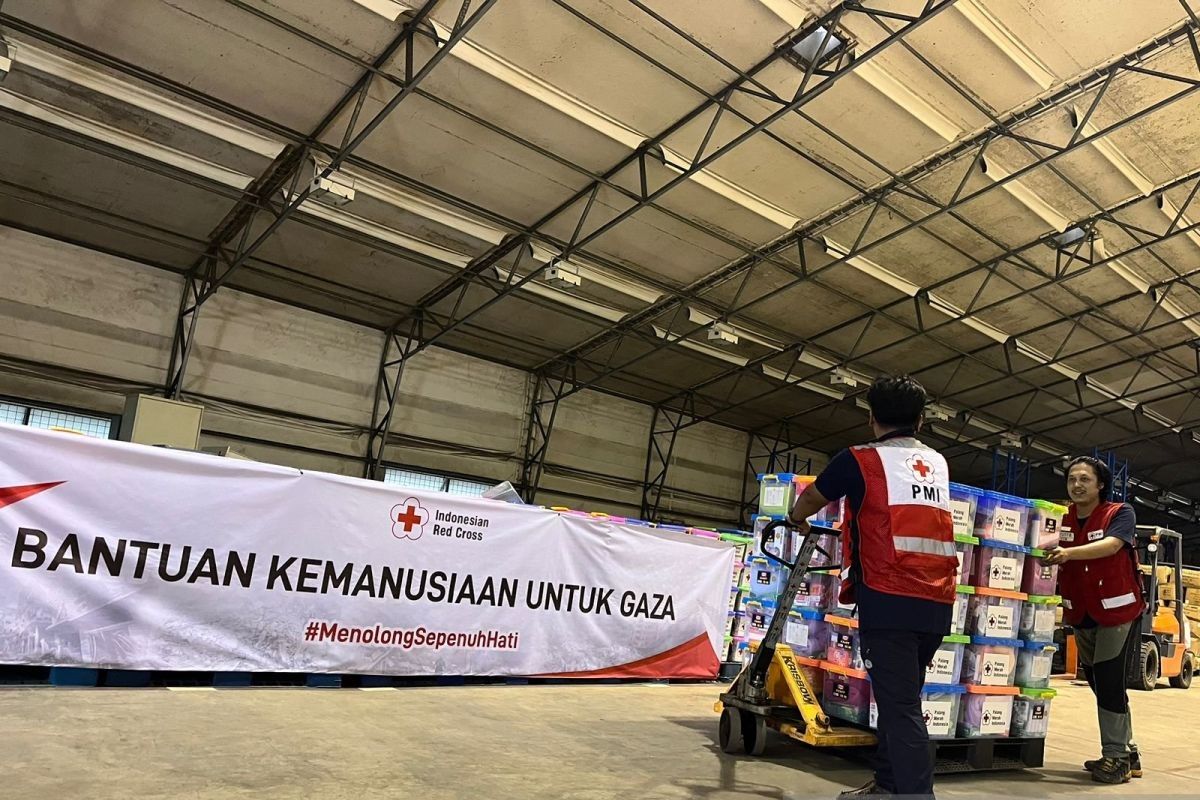 Kemarin, bantuan medis ke Gaza dari PMI hingga temuan kasus cacar monyet di Bandung