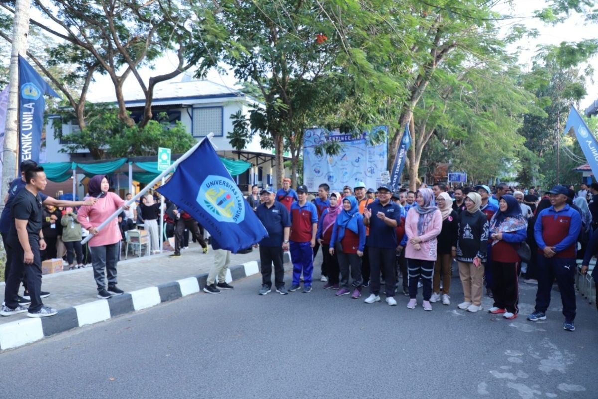 Fakultas Teknik Unila gelar "fun walk engineering 2023"