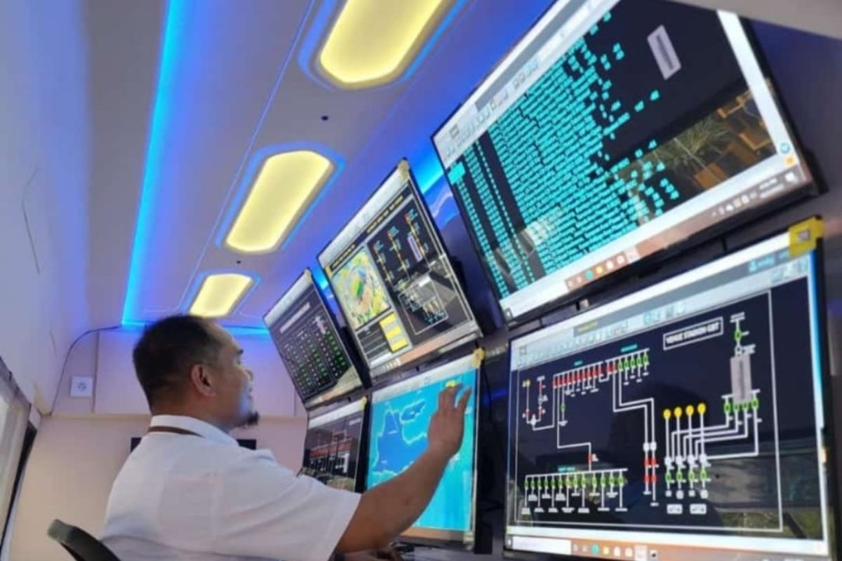 PLN hadirkan Mini Scada Mobile di GBT Surabaya