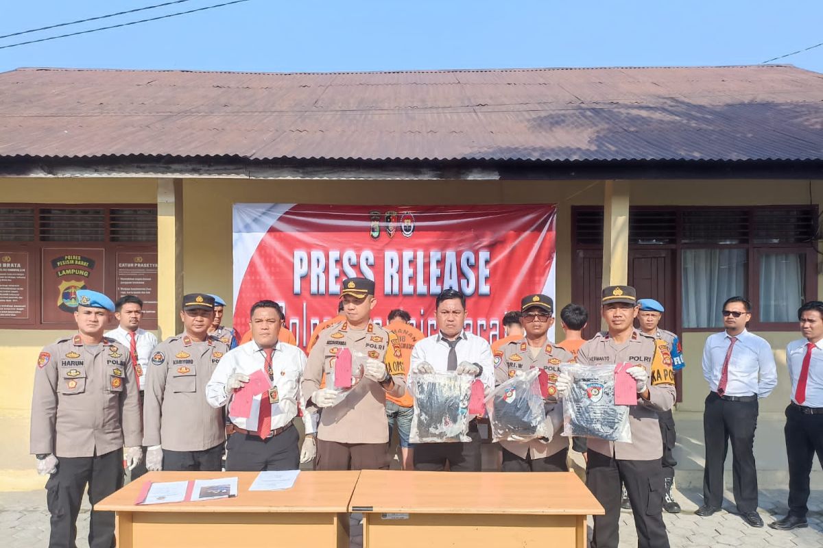 Polisi minta warga Pesisir Barat tak gelar hiburan hingga malam