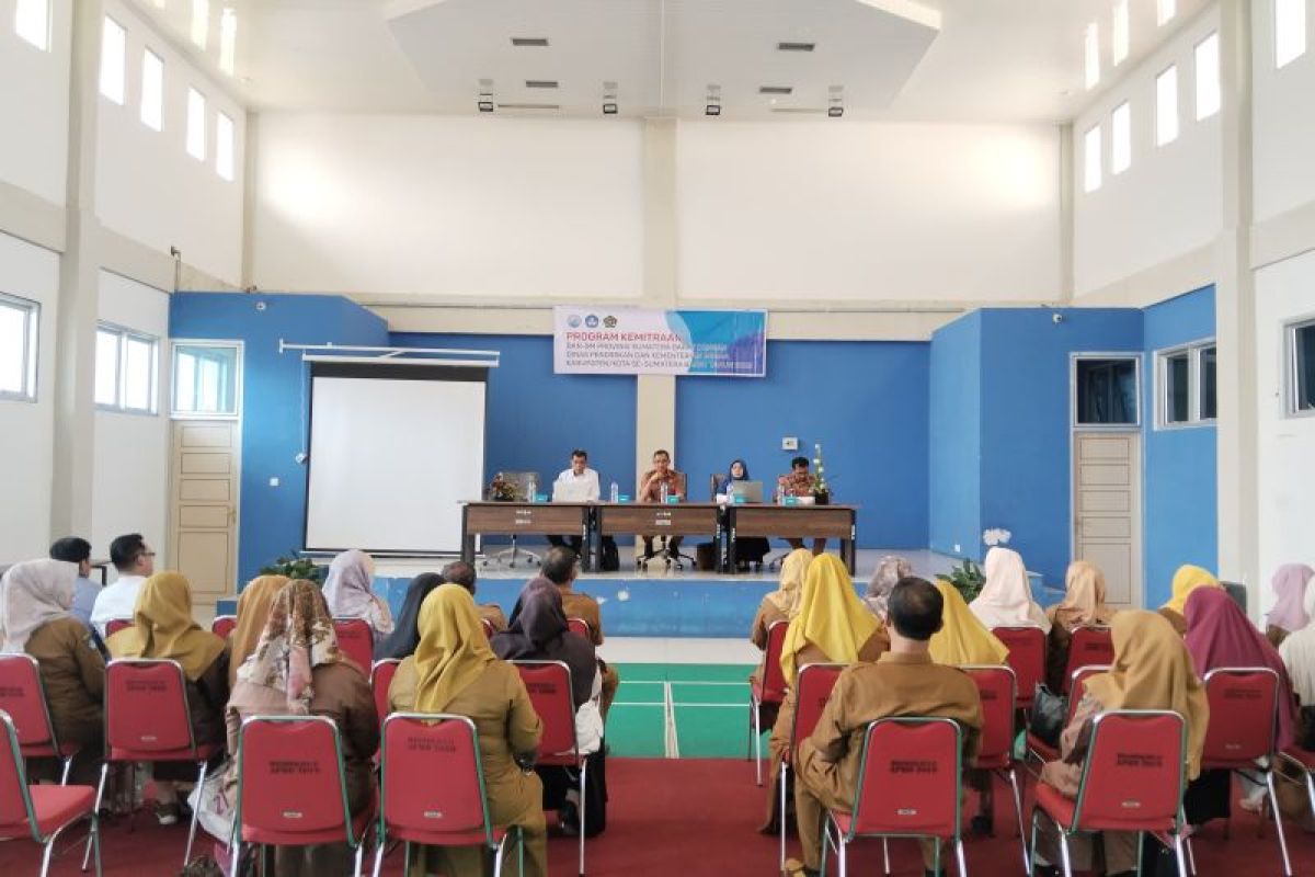 Dinas Pendidikan Pessel persiapkan akreditasi sekolah bersama BAN SM Sumbar