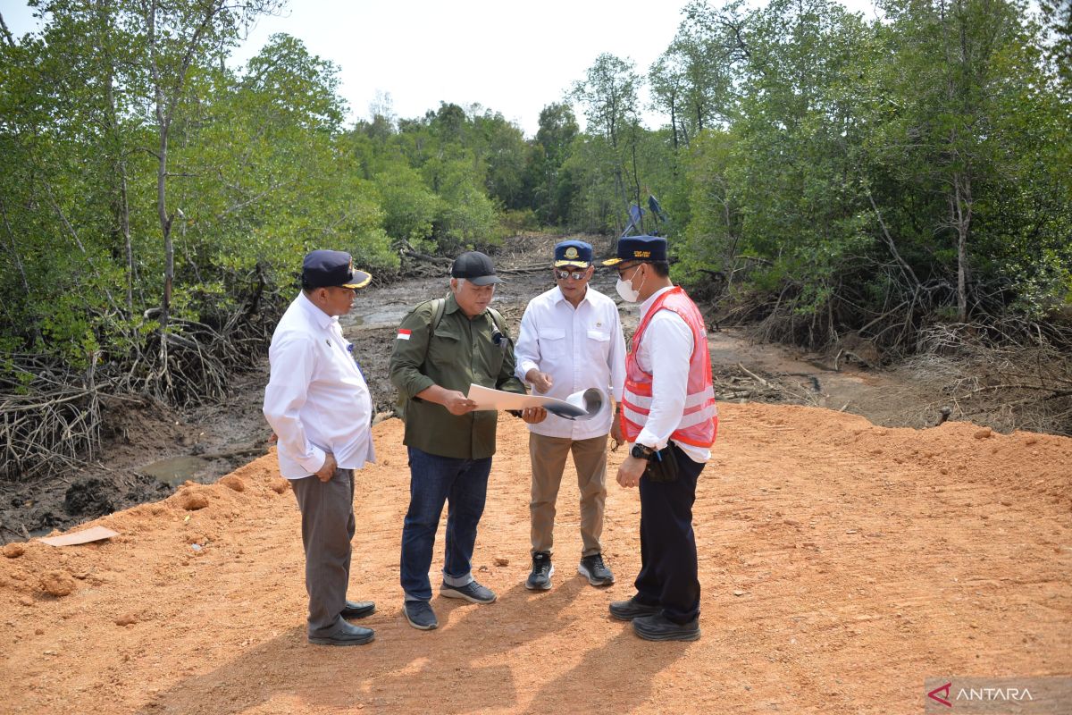 Jelang peletakan batu pertama, Menhub tinjau lokasi Bandara IKN