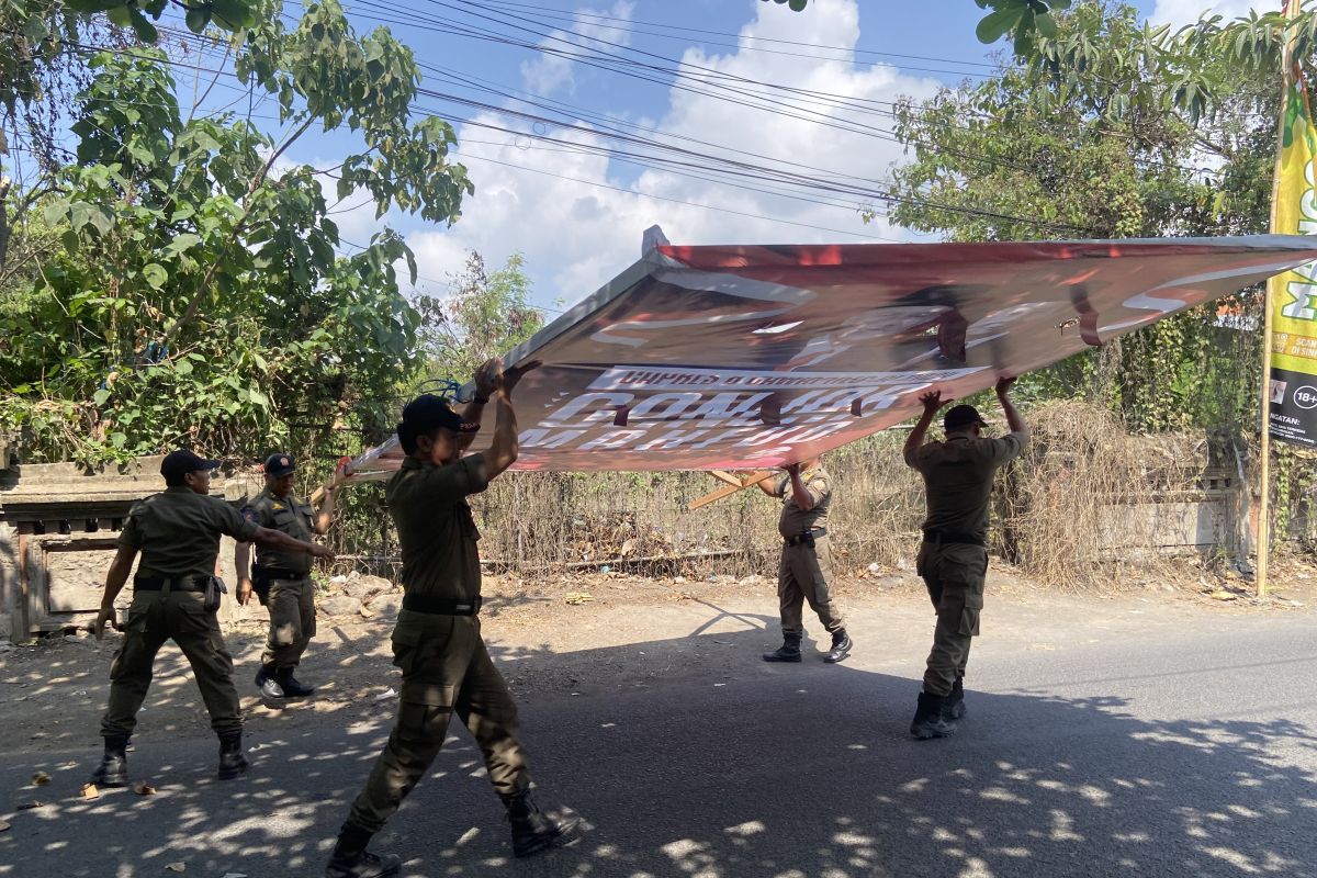 Gubernur Bali klarifikasi penurunan atribut PDIP saat kunjungan Jokowi