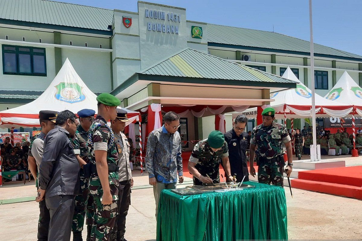 Masyarakat sambut gembira peresmian kantor Kodim 1431 Bombana