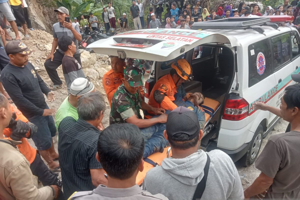 Camat sebut tambang pasir yang longsor dan timbun penambang adalah ilegal