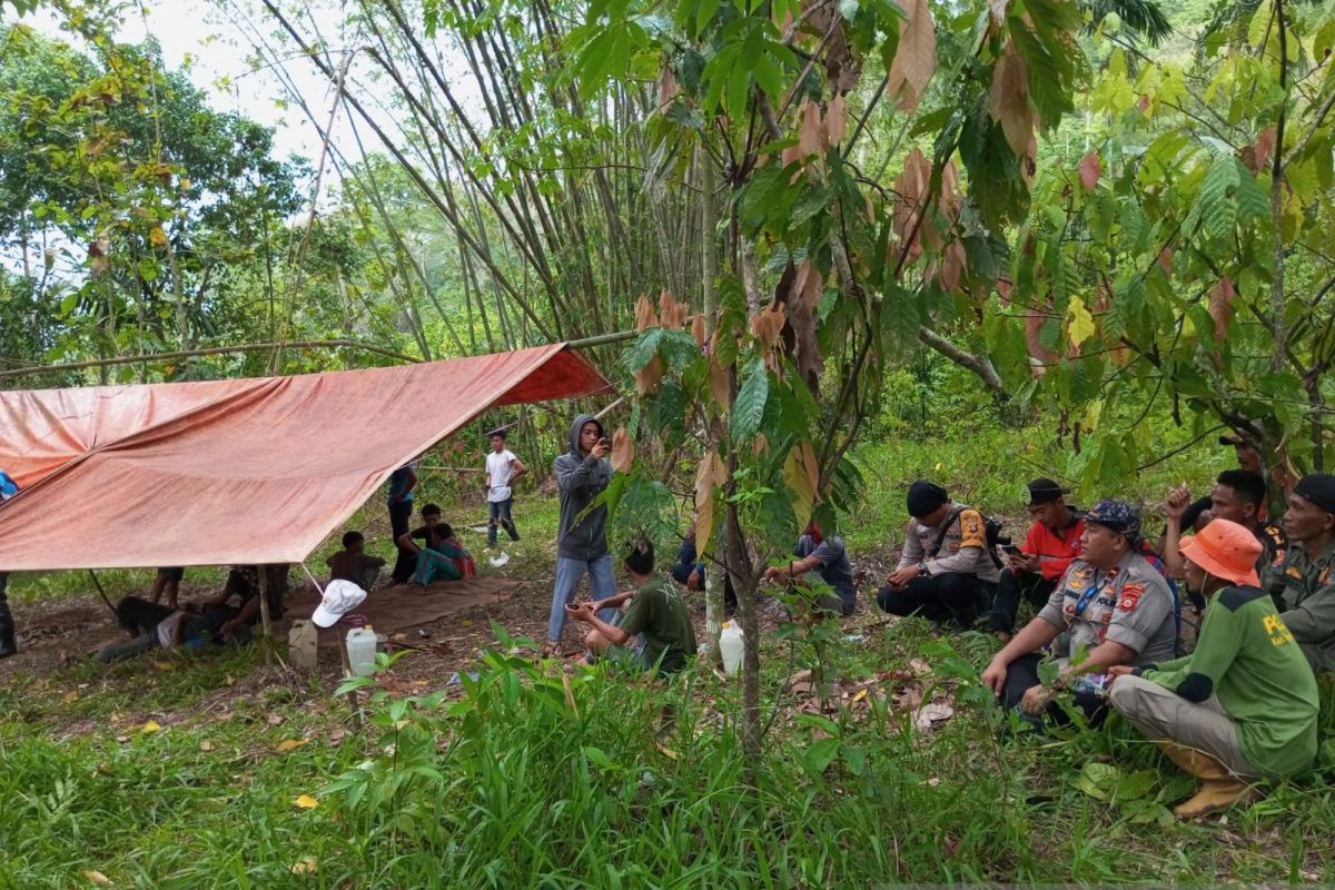 Polisi dan warga Empat Lawang cari bocah yang hilang di hutan